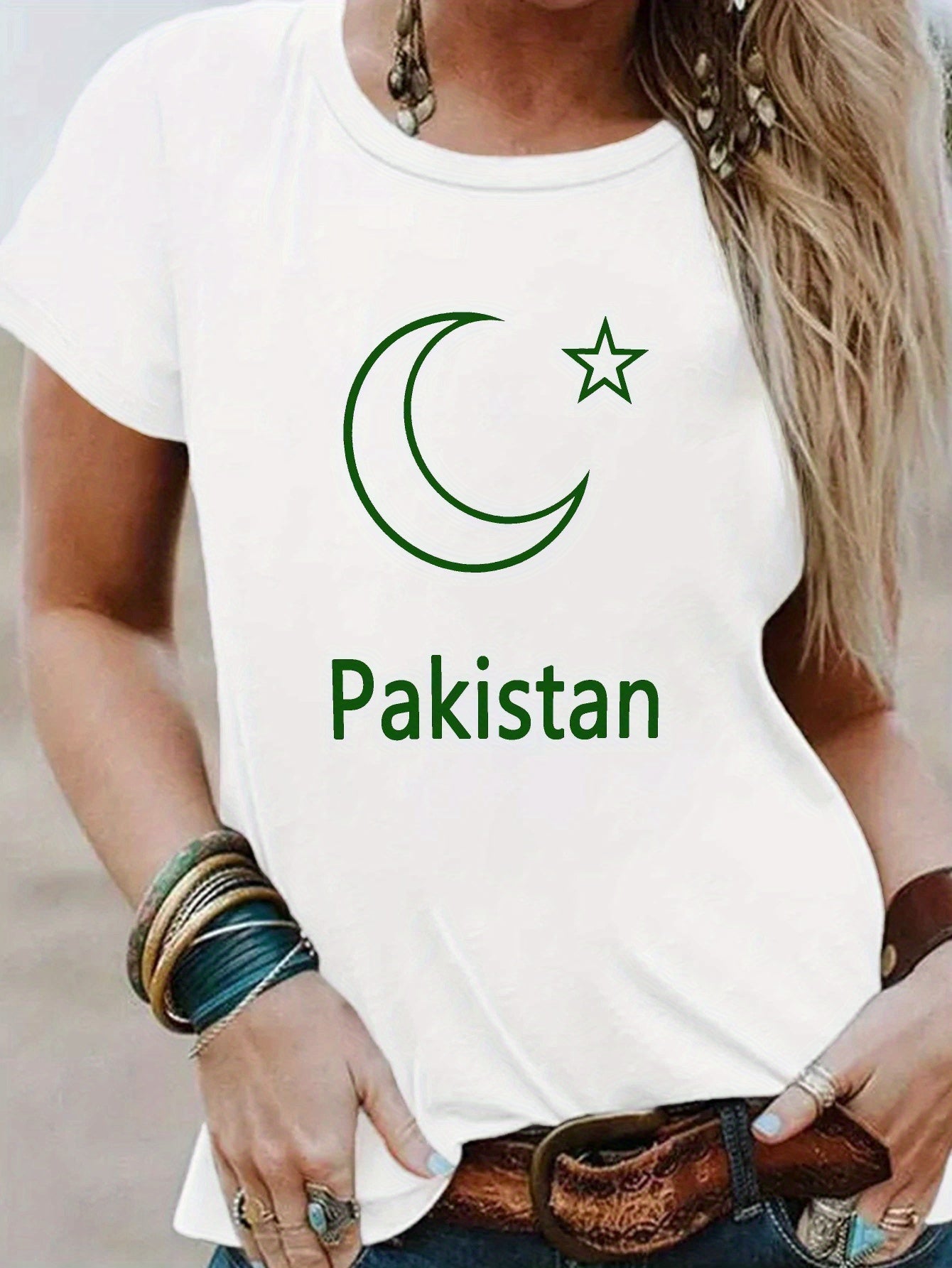 Women's Pakistani Star & Pakistan Print T-Shirt - Crescent Moon & Bold Text Design, Dark Grey with Green Lettering, Short Sleeve Crew Neck Casual Top, Breathable Medium-Stretch Fabric, Machine Washable All-Season Comfort, Cas