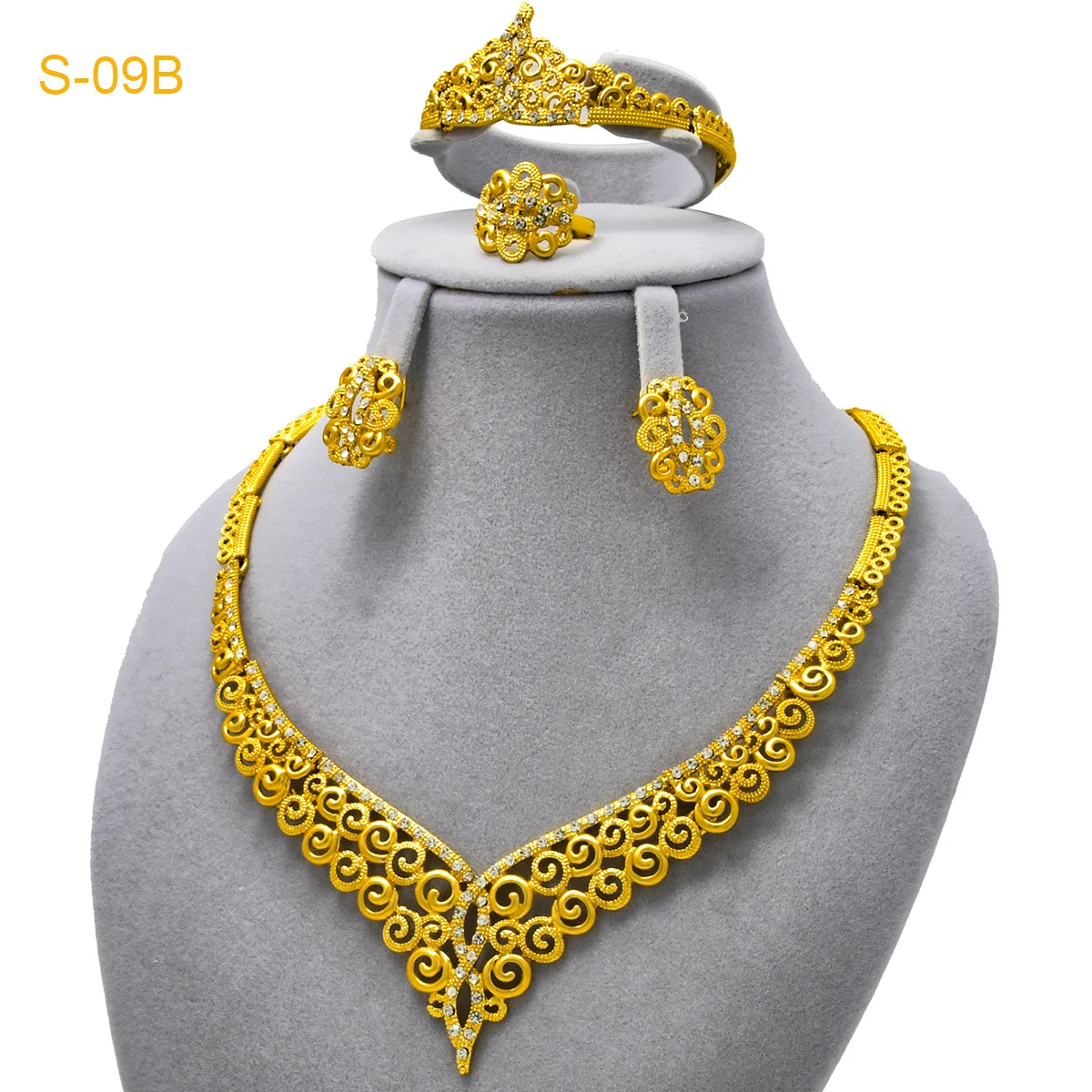 Luxury Flower Shape Golden Necklace Sets
