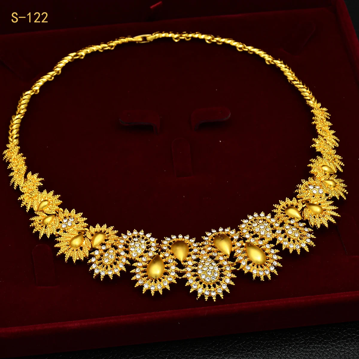 Luxury Flower Shape Golden Necklace Sets
