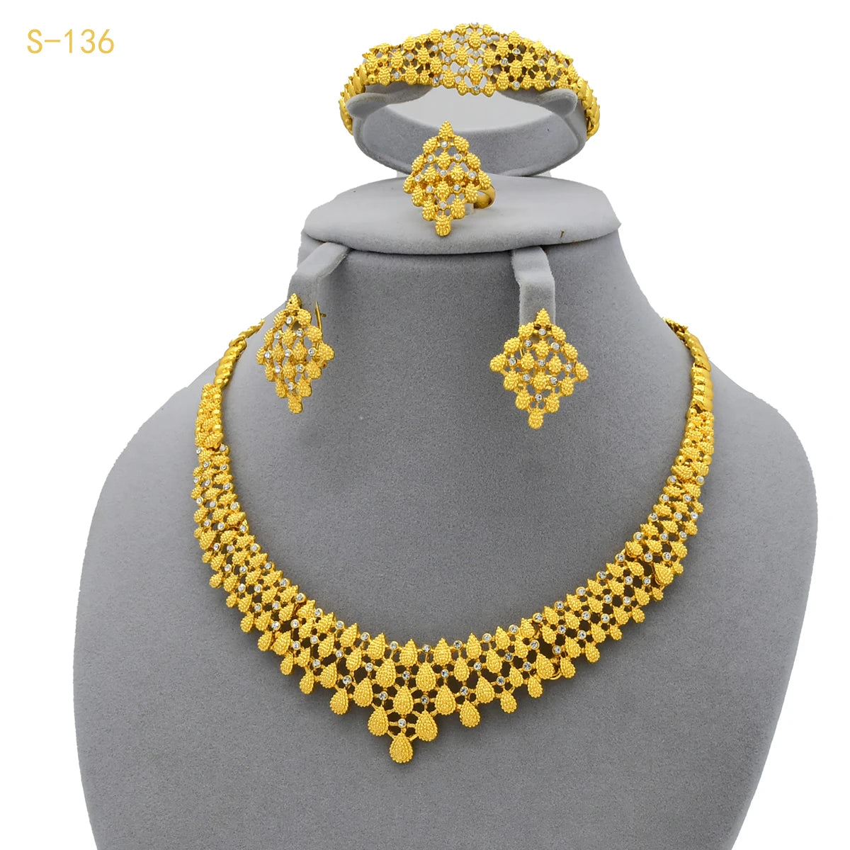 Luxury Flower Shape Golden Necklace Sets