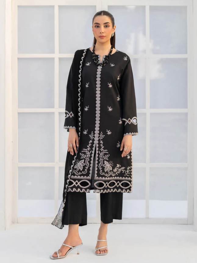 Edenrobe: Pret 3Pc Embroidered Cambric Suit