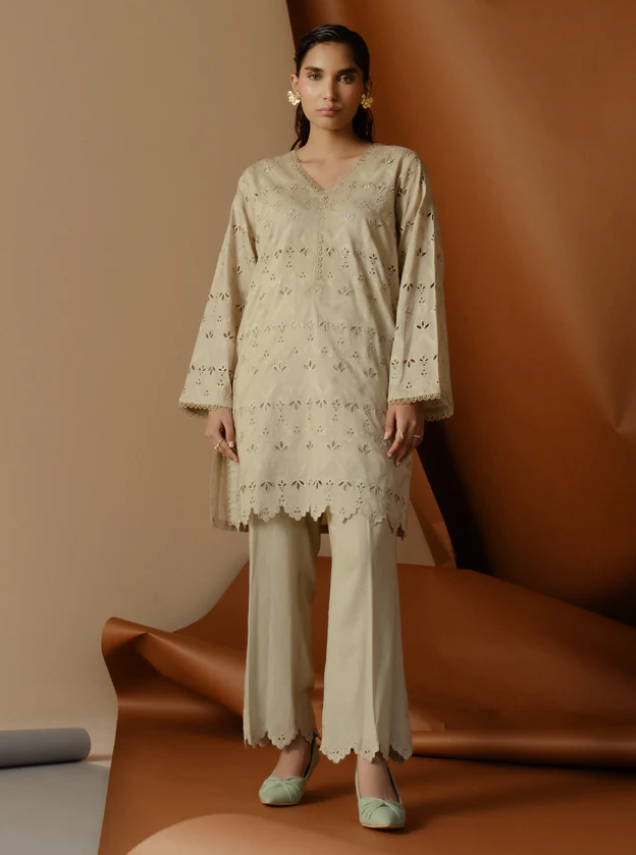 Edenrobe: Pret 2Pc Embroidered Cambric Shirt Trouser