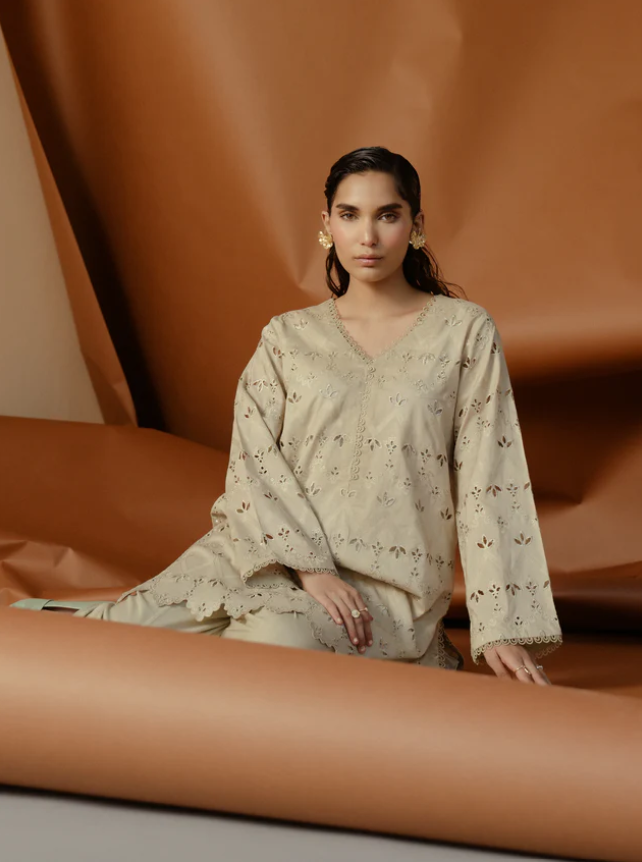 Edenrobe: Pret 2Pc Embroidered Cambric Shirt Trouser