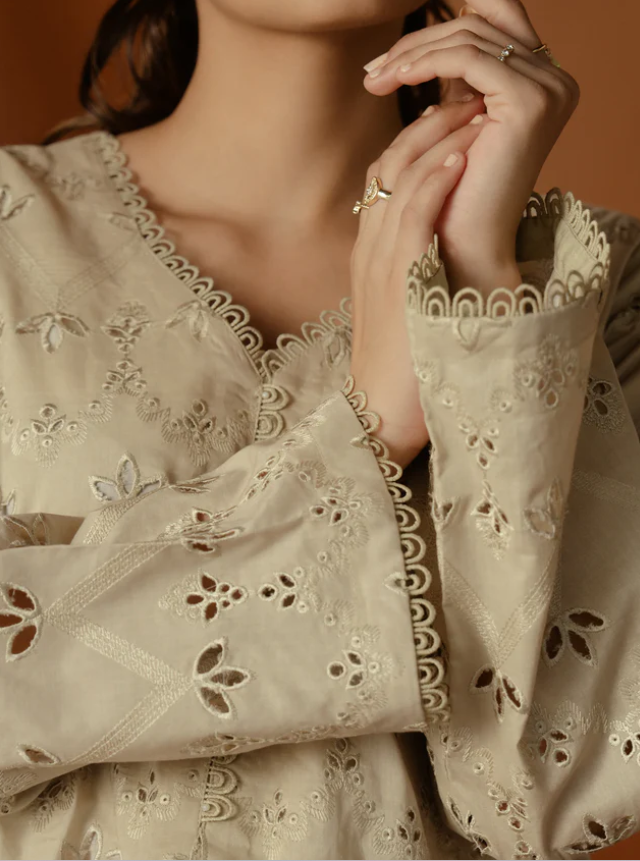 Edenrobe: Pret 2Pc Embroidered Cambric Shirt Trouser