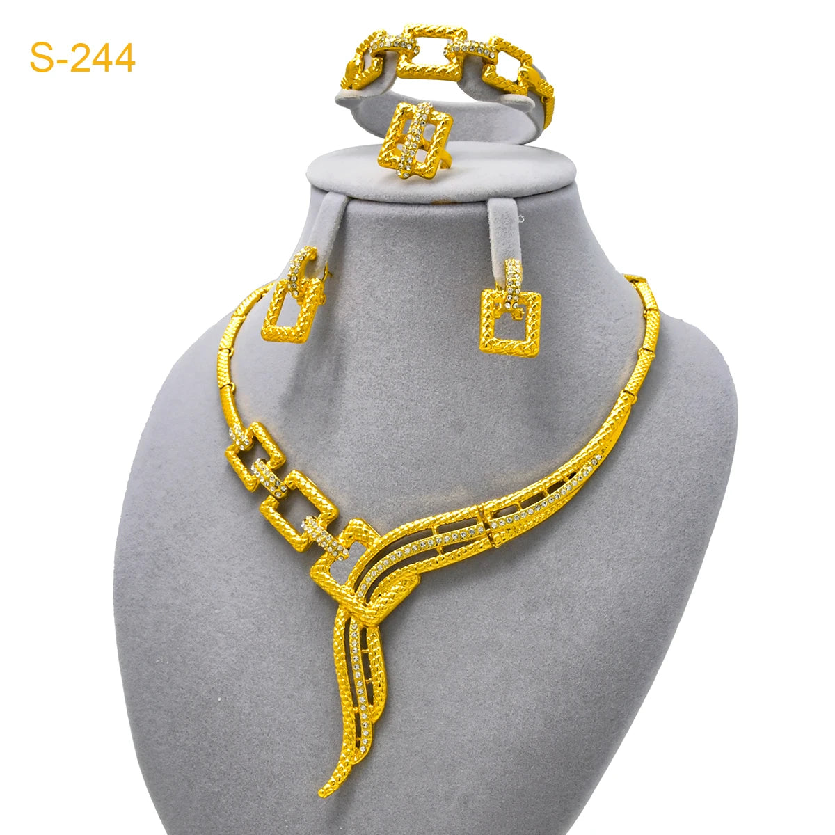 Luxury Flower Shape Golden Necklace Sets