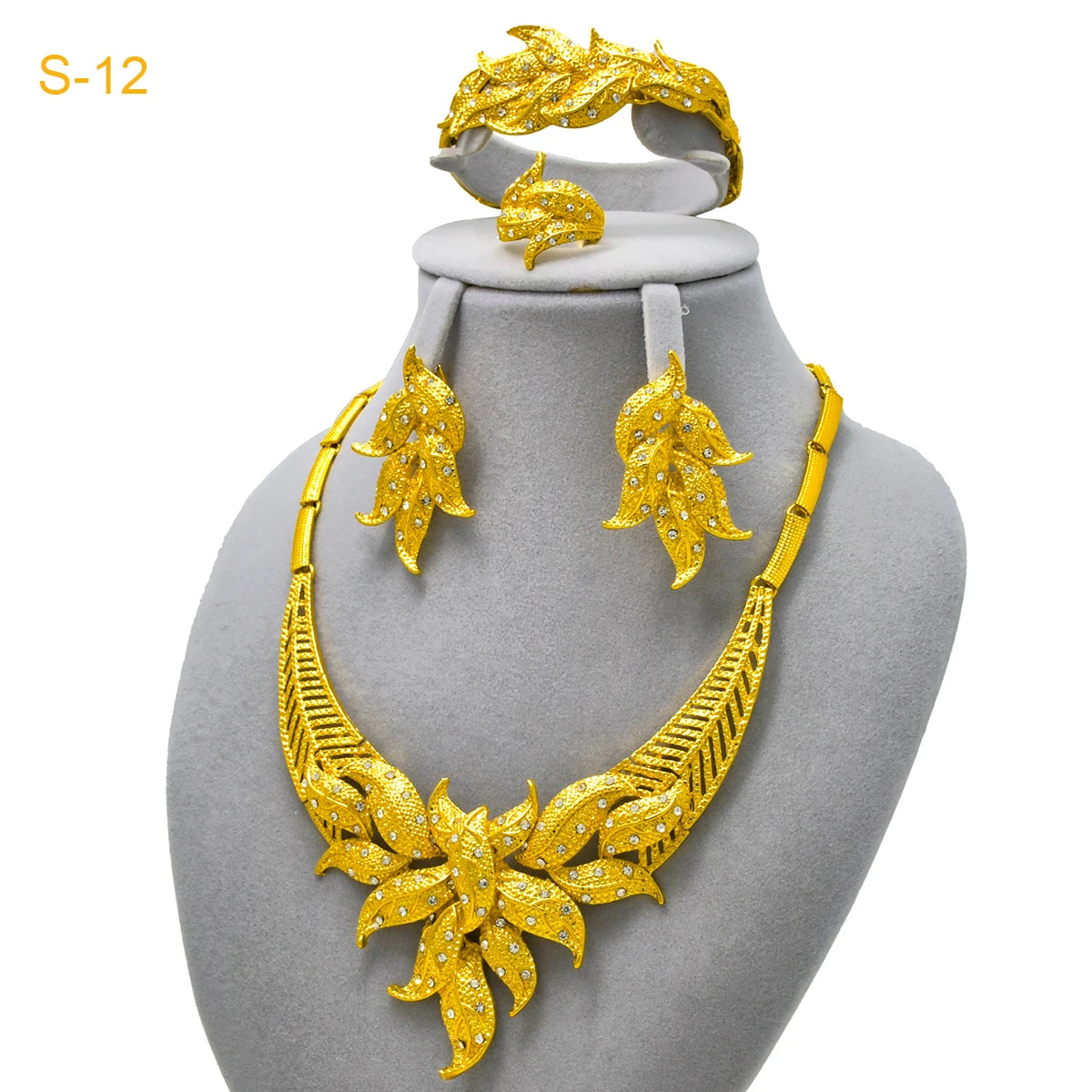 Luxury Flower Shape Golden Necklace Sets